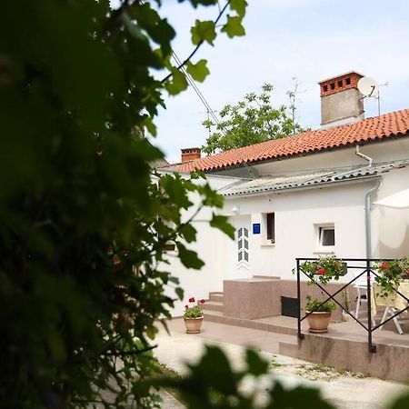 Charming Apartment In Town Center Pula Zewnętrze zdjęcie