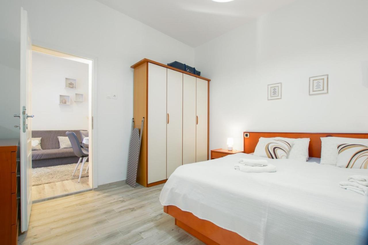 Charming Apartment In Town Center Pula Zewnętrze zdjęcie