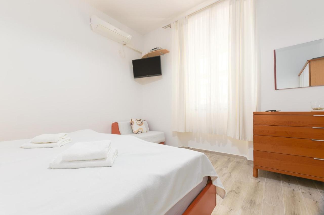 Charming Apartment In Town Center Pula Zewnętrze zdjęcie